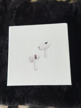 Apple AirPods Pro Earbuds - White